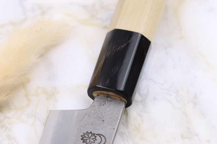 Faca utilitária japonesa Sakai Kikumori Kikuzuki Rin 15cm