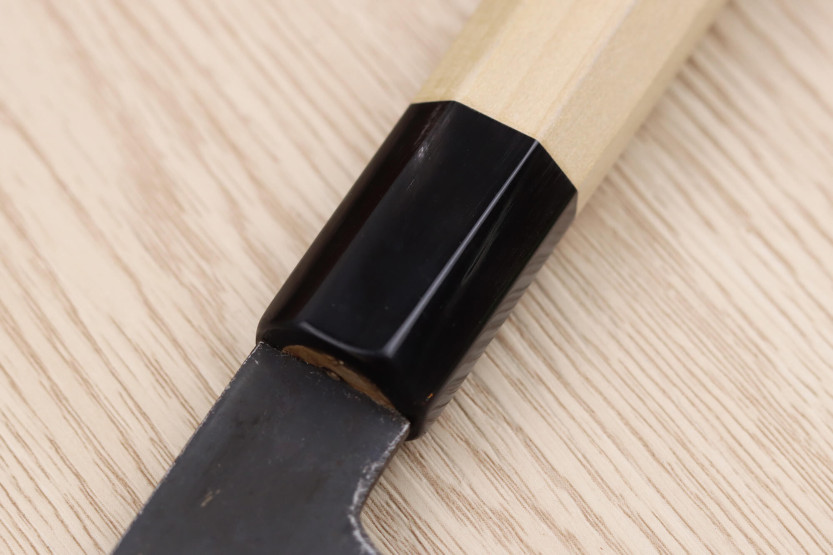 Sakai Kikumori Kikuzuki Kuro 18cm santoku mes, Japans handgemaakt
