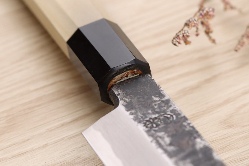 Sakai Kikumori Kikuzuki Kuro 24cm japanilainen käsintehty yanagiba veitsi