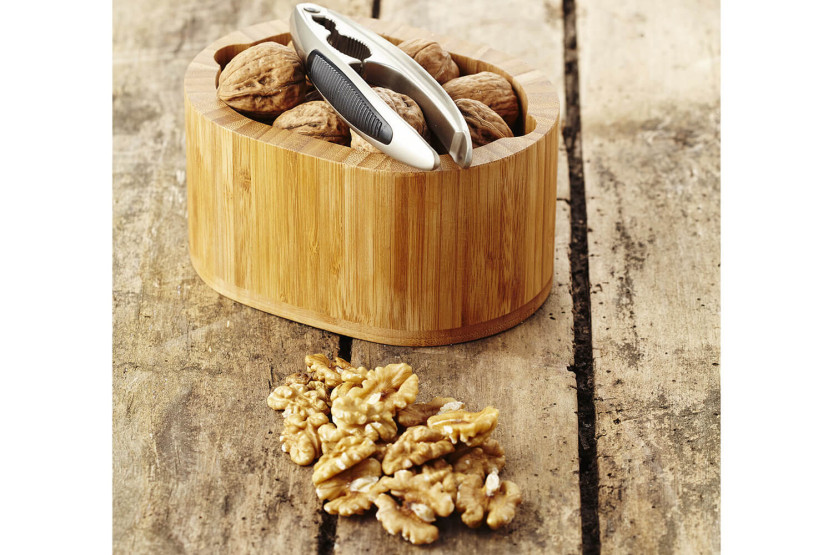 Oval bamboo nutcracker and comma mark container set