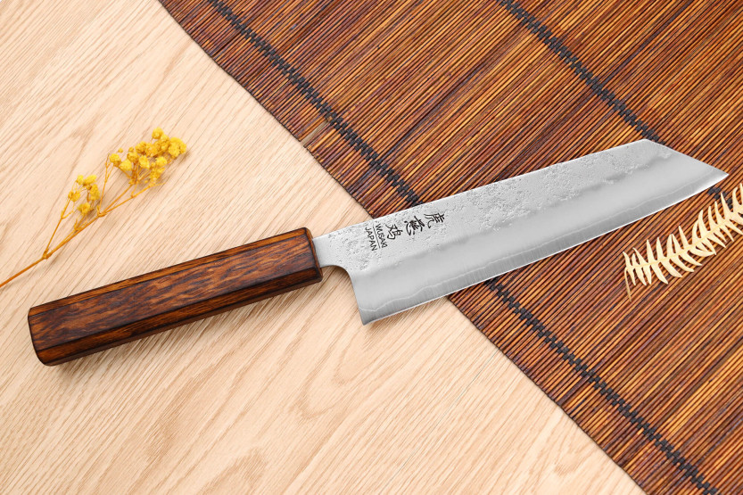 Faca bunka japonesa Wusaki Yoshi G3 carvalho 17cm feita à mão