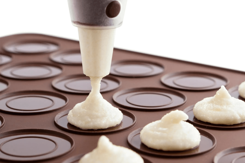 Conjunto para 24 macarons Lékué com receitas