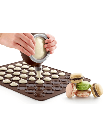 Set para 24 macarrones Lékué con recetas incluidas