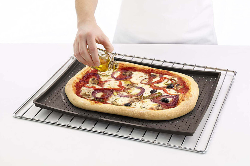 Tapete de silicone Lékué 30x40cm castanho platinado para pizzas