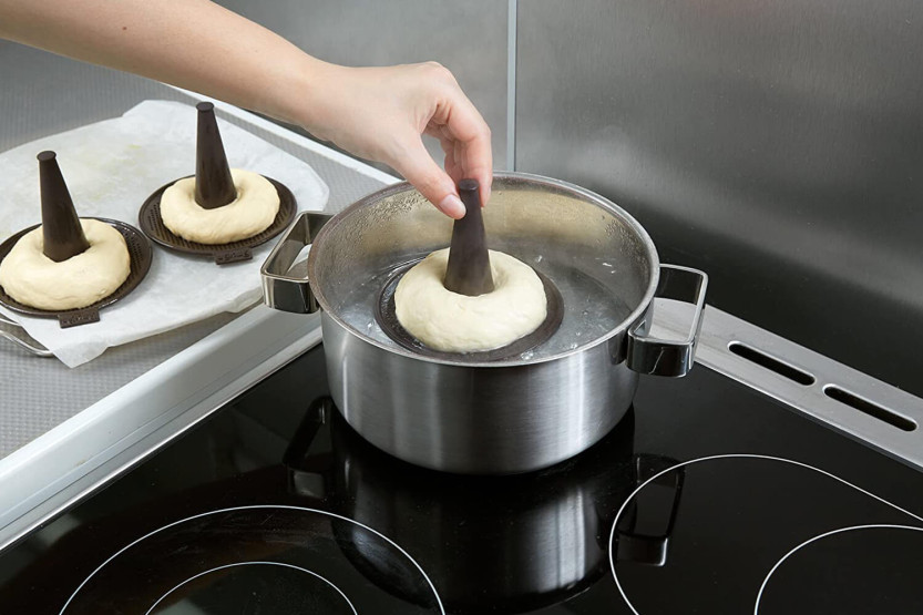 Set of 6 Platinum brown silicone Lékué bagel moulds