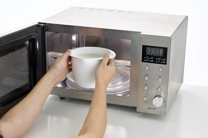 Kit für die Zubereitung von selbstgemachtem Käse Lékué Cheese Maker + Rezeptbuch