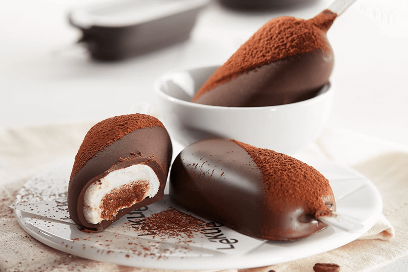 4 kpl Lékué Classic Creamy -jäätelömuotit + musta silikoni-jäätelöastia