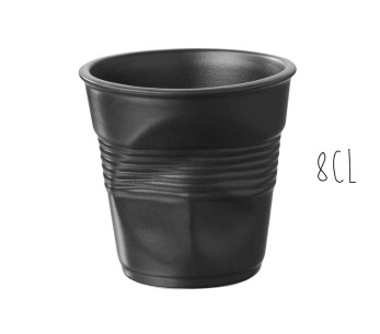 Tasse Revol Espresso Froissé 8cl aus schwarzem, satiniertem Porzellan