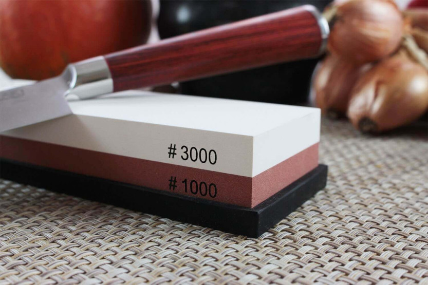 Wusaki kaksipuolinen hiomakivi 1000/3000 grit + pohja