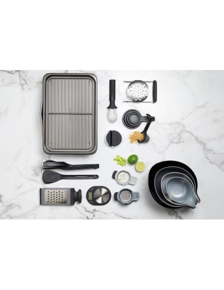 Set med 7 MasterClass Smartspace non-stick bakformar och fat i stål