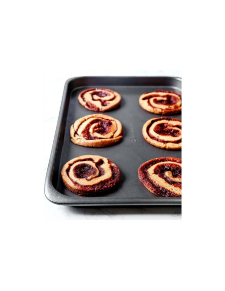 Sæt med 7 MasterClass Smartspace non-stick-bageforme og -fade i stål