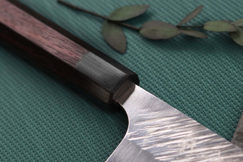 Yu Kurosaki Fujin 16,5 cm SG2 coltello Bunka tradizionale giapponese