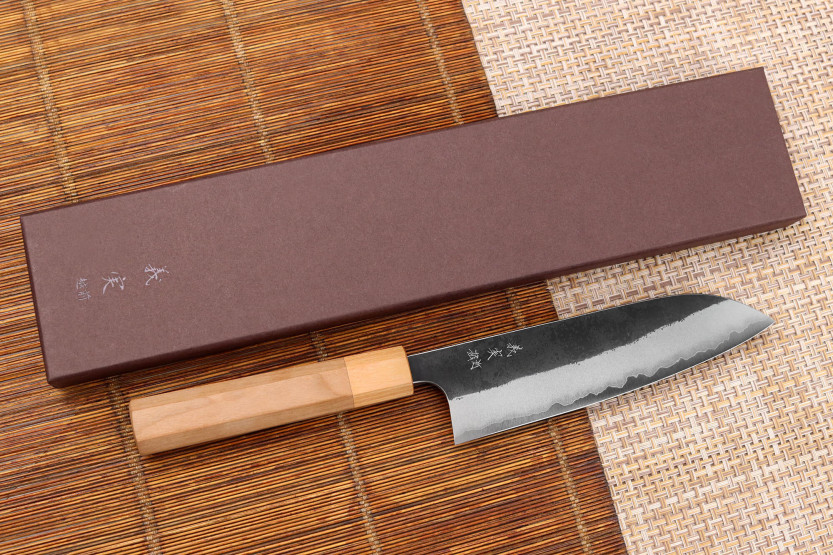 Yoshimi Kato AS Brut 16,5 cm håndlavet japansk santokukniv