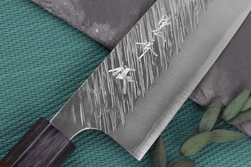 Yu Kurosaki Fujin 16,5 cm SG2 håndlaget japansk santokukniv