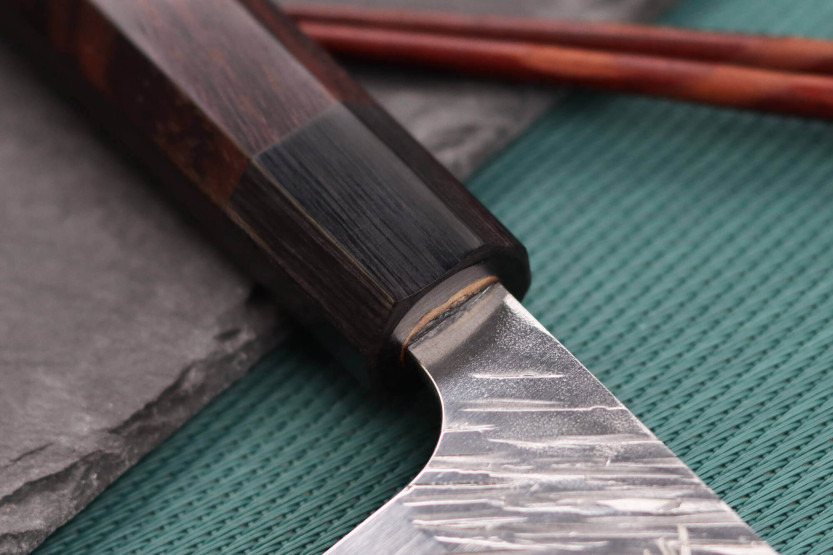 Yu Kurosaki Fujin 16,5cm SG2 handgjord japansk santokukniv