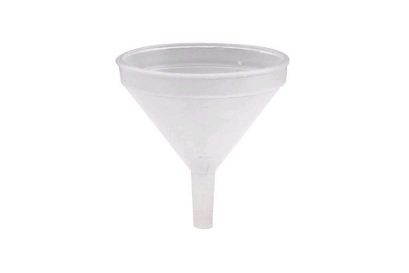 Hvit polymertrakt med diameter 14 cm