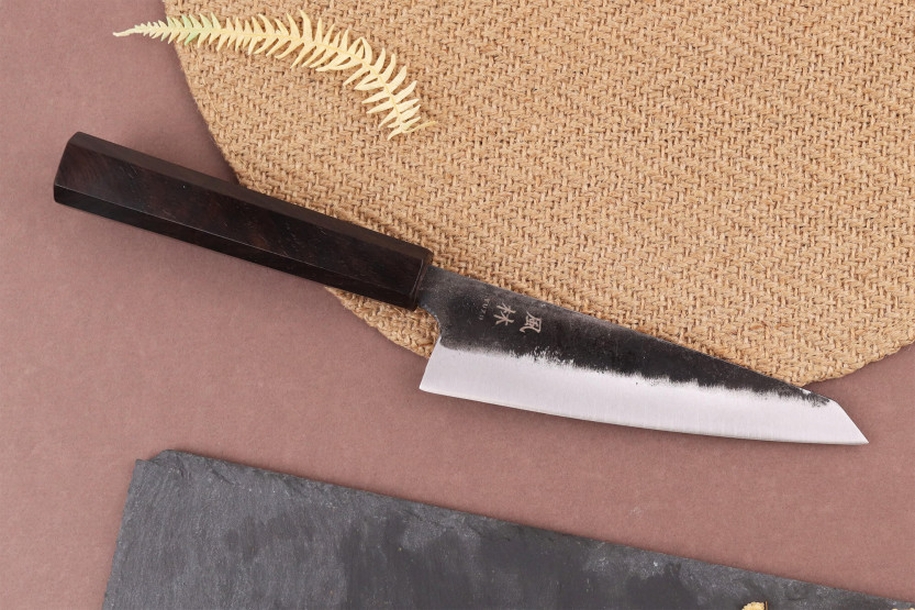 Yuzo Shinju BS2 15cm honesuki japansk handgjord kniv