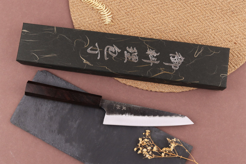Yuzo Shinju BS2 15cm honesuki japansk handgjord kniv
