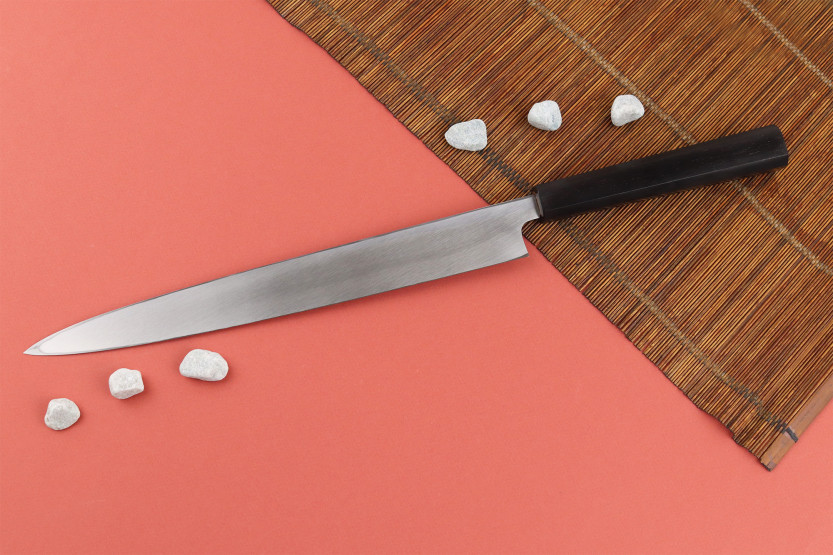 Yanagiba-Messer 29cm japanisch handgefertigt Hatsukokoro Shirasagi Griff aus Ebenholz