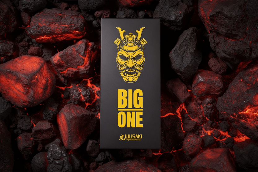 Faca Wusaki BIG ONE XXL de 17,5 cm com cabo em aço forjado e carbono com folha de ouro + bainha em pele