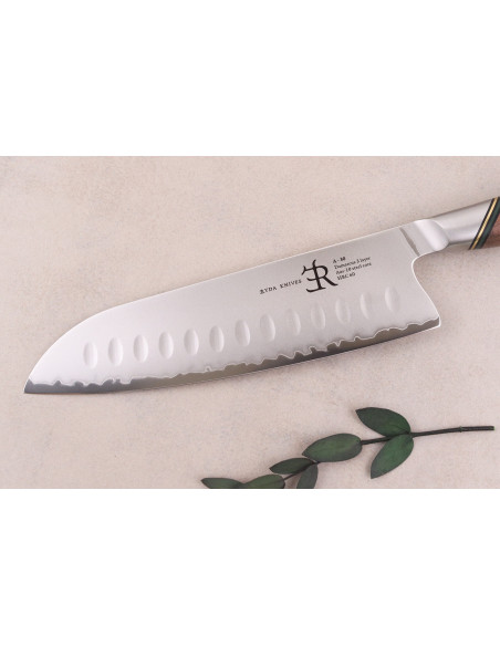 Ryda Knives A-30 San Maï 18cm santokuveitsi saksanpähkinäkahvalla varustettuna