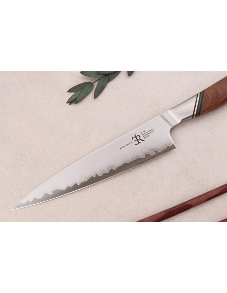 13cm Ryda Knives A-30 San Maï yleiskäyttöinen veitsi pähkinäkahvalla.