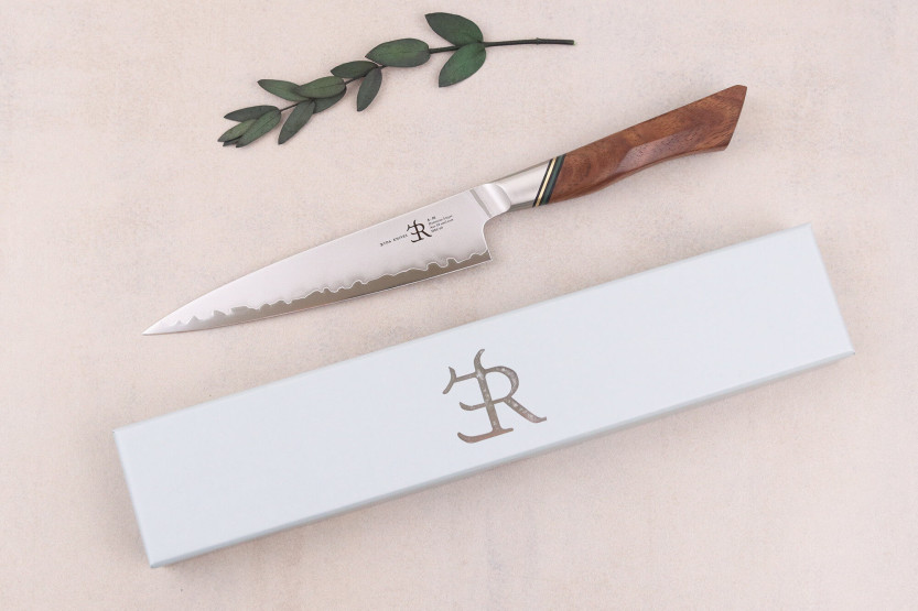 13cm Ryda Knives A-30 San Maï yleiskäyttöinen veitsi pähkinäkahvalla.