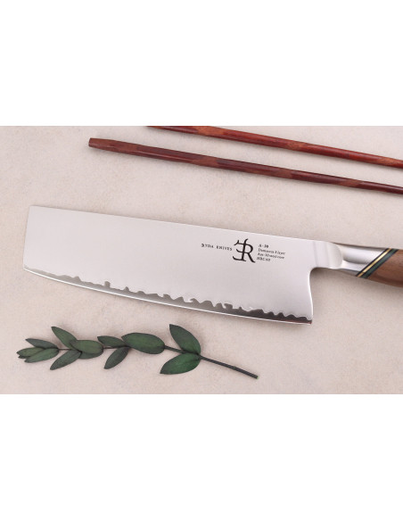 Nakiri-Messer 18cm Ryda Knives A-30 San Maï und Griff aus Walnussholz