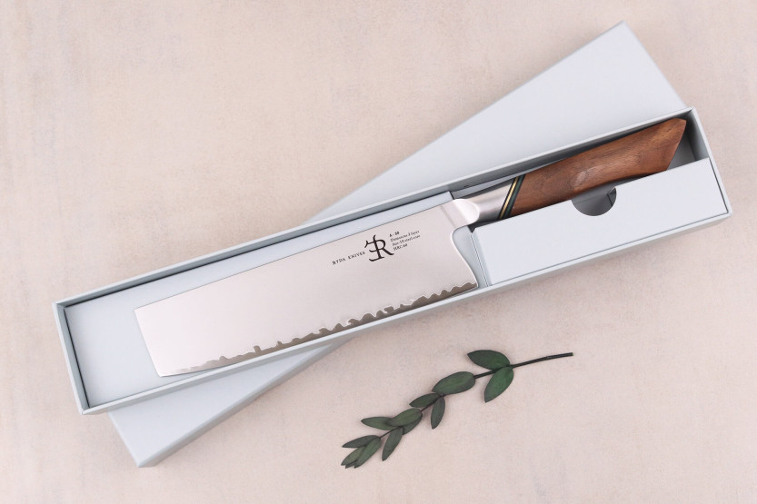 Ryda Knivar A-30 San Maï 18cm nakirikniv med valnötshandtag