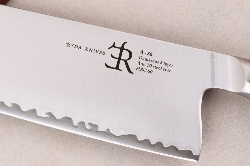 Ryda Knives A-30 San Maï 18cm nakiriveitsi saksanpähkinäkahvalla