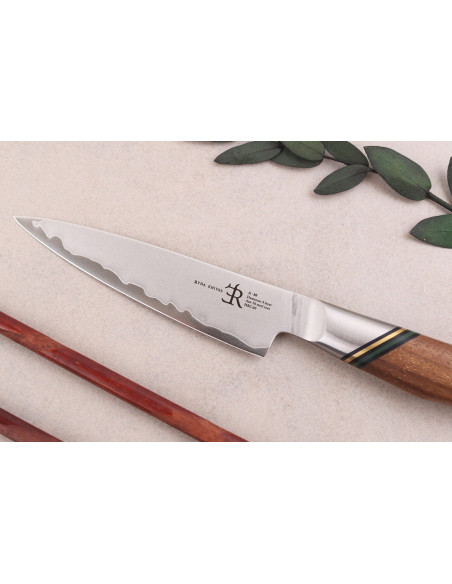 Ryda Knives A-30 San Maï 9 cm, spelucchino con manico in noce