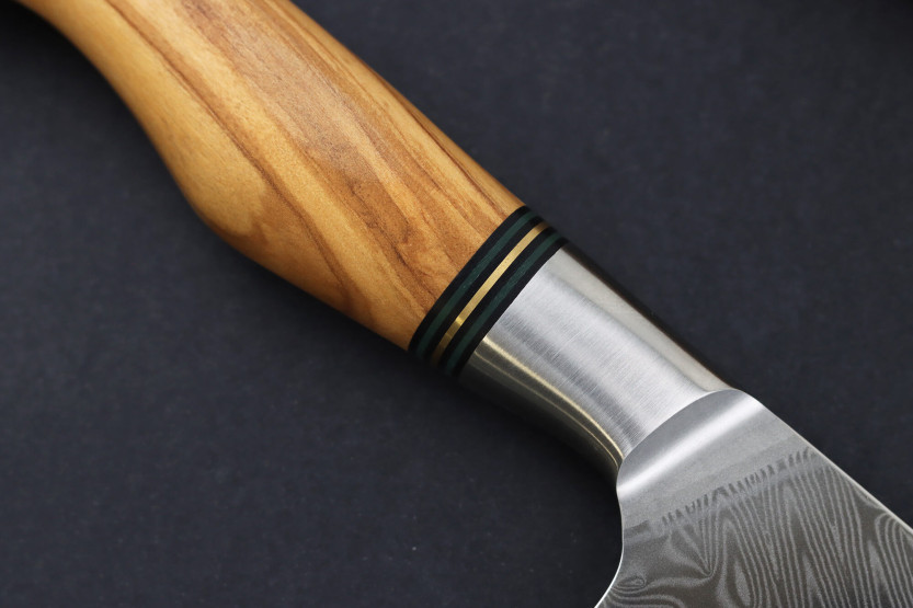 Ryda Knives ST650 Faca Santoku Damascus 18cm com cabo em madeira de oliveira