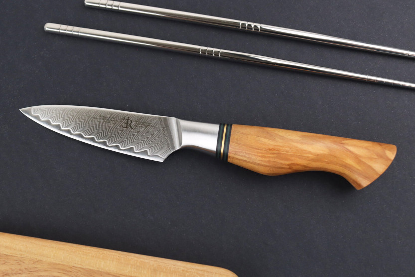 9,5cm Ryda Knives ST650 Damascus-kuorintaveitsi oliivipuukahvalla.