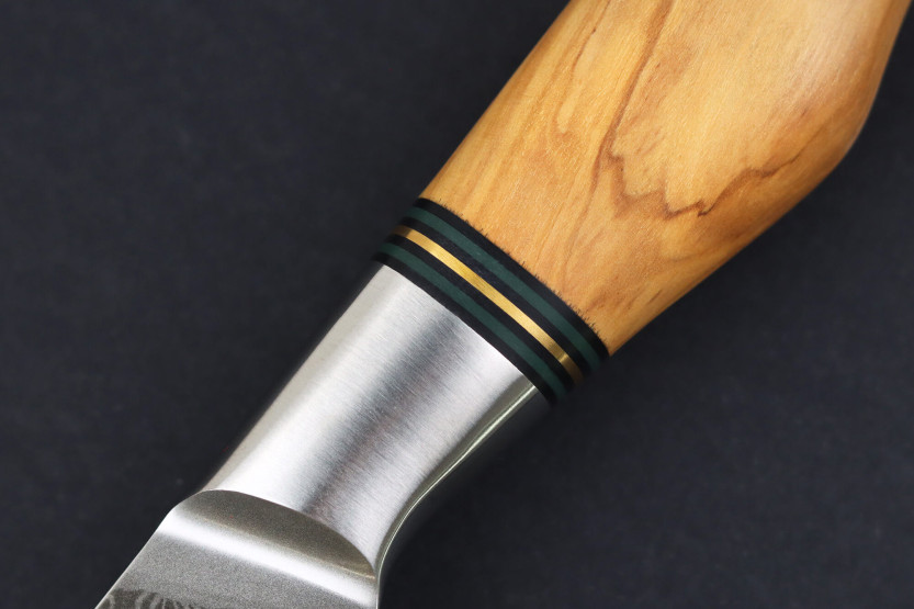 18 cm Nakiri-kniv Ryda Knives ST650 Damaskus og håndtak i oliventre