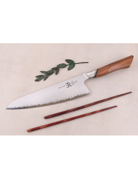 Kokin veitsi 20,5cm Ryda Knives A-30 San Maï saksanpähkinäkahvalla varustettuna