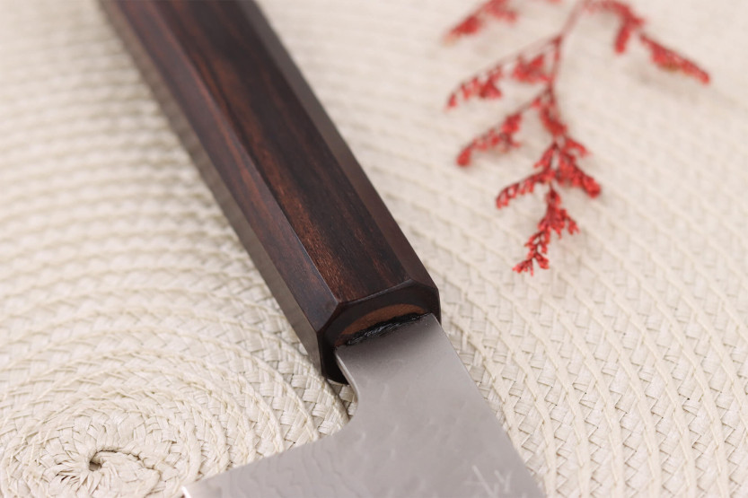 Faca de chefe de cozinha Nigara Hamono Tsuchime VG10 damas, 20cm artesanal japonesa