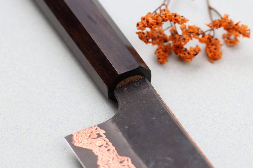 23cm Hatsukokoro Yorokobi Kurouchi Damaskus japansk kockkniv