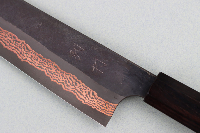 Faca de chef japonesa Hatsukokoro Yorokobi Kurouchi Damascus de 23 cm