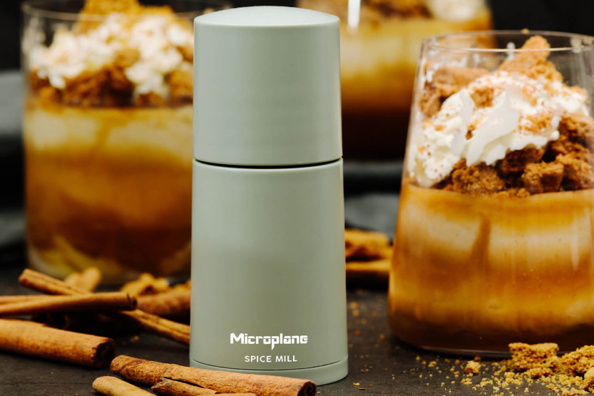 Microplane 2-i-1 kryddkvarn salvia grön