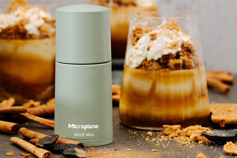 Microplane 2-i-1 krydderikværn salviegrøn