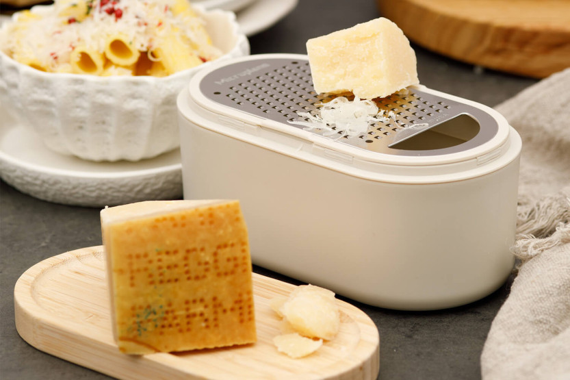 Witte 3-in-1 Microplane rasp met opbergdoos en dubbele deksel
