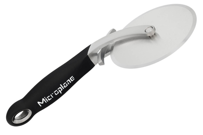 Microplane pizzawieltje met dubbele rand en verwijderbare deegknijper