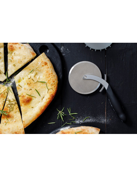 Rueda para pizza Microplane de doble filo con pinza para masa extraíble