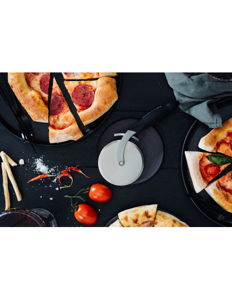 Rueda para pizza Microplane de doble filo con pinza para masa extraíble