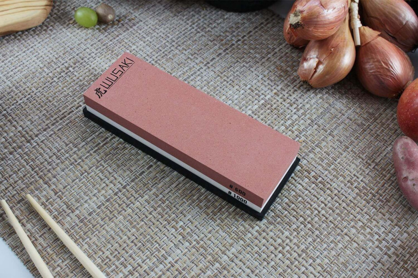 Wusaki double-sided whetstone 600/1000 grit + base