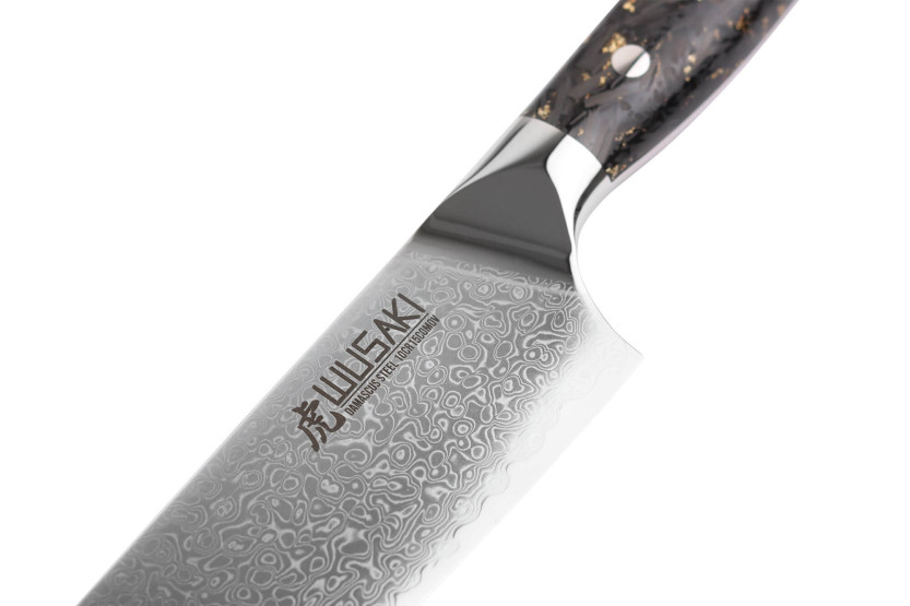 Coltello santoku Wusaki Sakin Damascus 10Cr 17 cm con manico in fibra di carbonio e foglia d'oro
