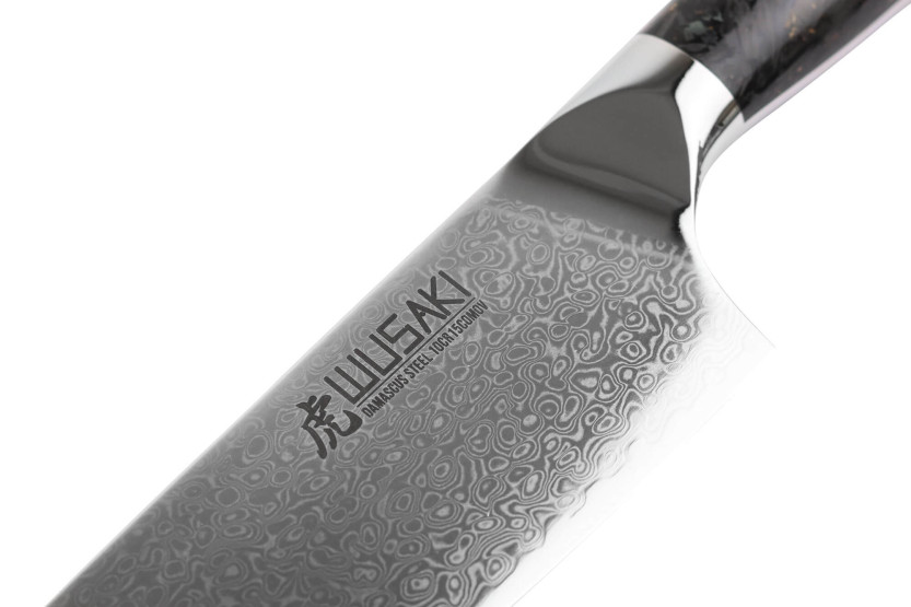 Wusaki Sakin Damascus 10Cr 20 cm kokkekniv med håndtak i karbonfiber og bladgull