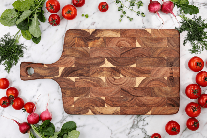 Tagliere in legno di acacia Wusaki con manico 41 x 22 x 2 cm