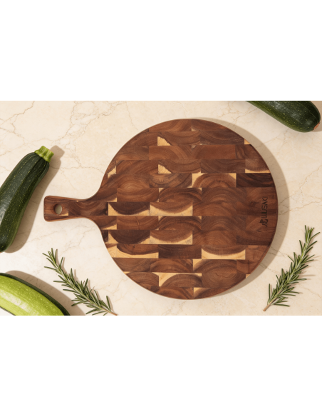 Wusaki round cutting board in acacia wood 42.5 x 32 x 1.8cm