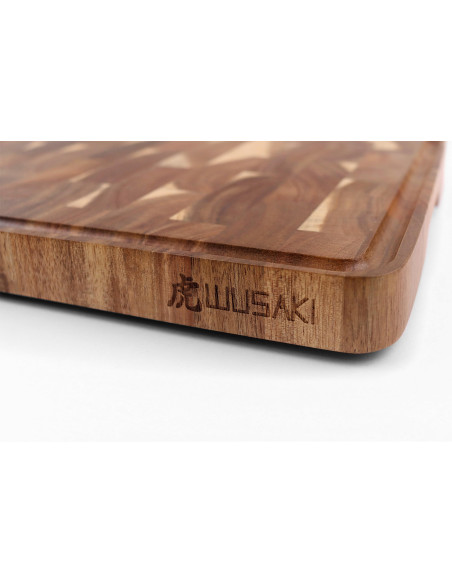 Tábua de cortar em madeira de acácia Wusaki com pés antiderrapantes 35 x 25 x 2,5cm